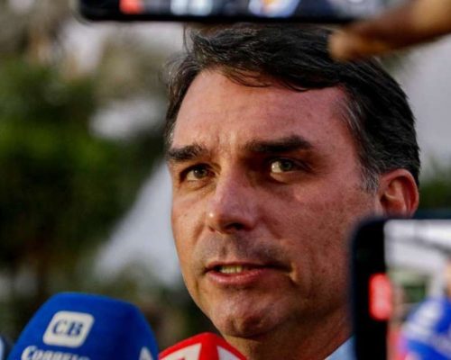 Indicação de novo ministro do STF pode ficar para Flávio Bolsonaro decidir