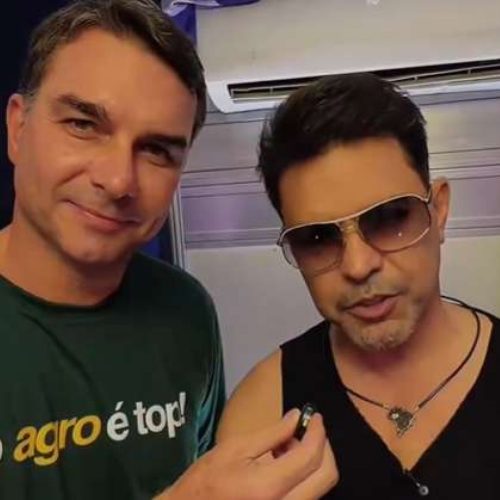 Zezé Di Camargo manda recado a Bolsonaro em encontro com Flávio