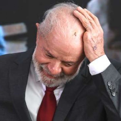 Simultaneamente Lula leva duas “pancadas” e crise se agrava