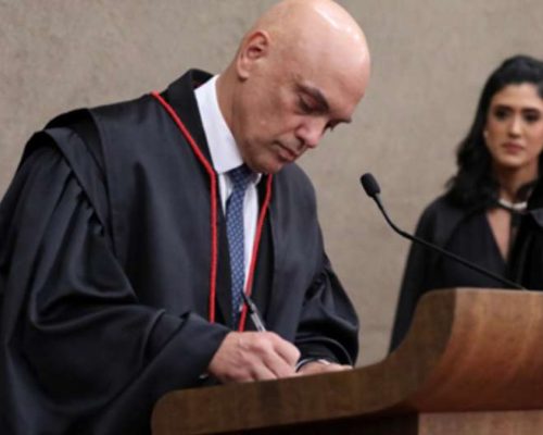 Em plena campanha eleitoral, YouTube derruba canais conservadores