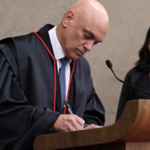 Em plena campanha eleitoral, YouTube derruba canais conservadores