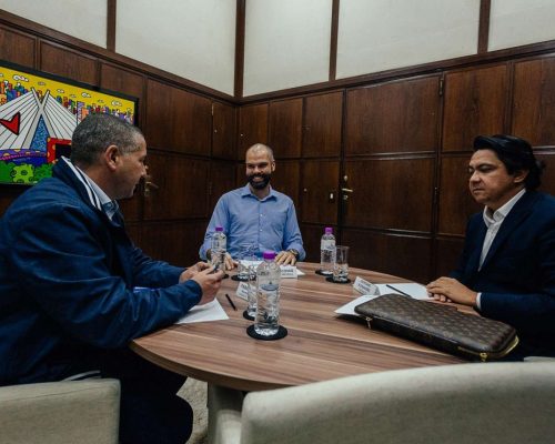 Senador do Podemos é investigado por usar ex-funcionário como ‘laranja’ e ameaçá-lo com arma de fogo