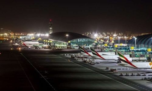 Cantor sertanejo Sorocaba escapa por pouco de bombardeio do Irã em aeroporto de Dubai