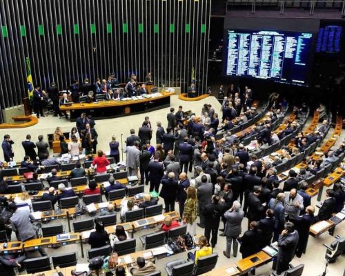 Pesquisa AtlasIntel revela: Hugo Motta e Davi Alcolumbre são os políticos mais rejeitados do Brasil; Nikolas Ferreira lidera aprovação