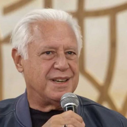 Antonio Fagundes desafia a agenda da Globo
