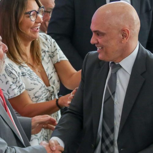 Lula aprova aumento de 8% nos salários do Judiciário e bloqueia reajustes futuros