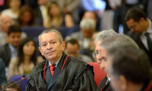 Desembargador condenado a 47 anos por estuprar neta atuou em casos de exploração infantil