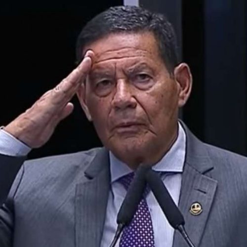 General Mourão demonstra nova traição ao apoiar Wagner Moura