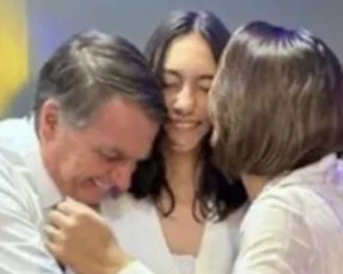 Michelle e Laura visitam Bolsonaro e anunciam melhora na saúde
