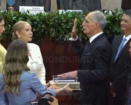 Direita assume a presidência de Honduras (veja o vídeo)