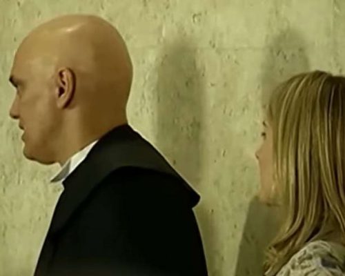 PF investiga se Alexandre de Moraes ganhou apartamento de banqueiro envolvido em escândalo