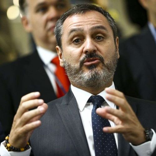 Versões contraditórias do diretor-geral da PF sobre caso Ramagem desmoronam