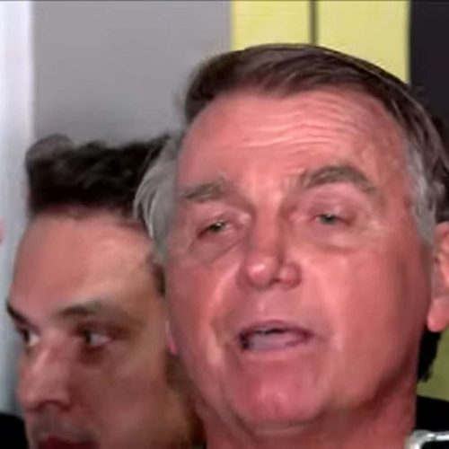 Horas se passaram e Bolsonaro ainda não tem autorização para ir ao hospital