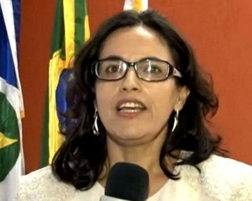 Magistrada é afastada por suspeita de favorecer marido acusado de feminicídio