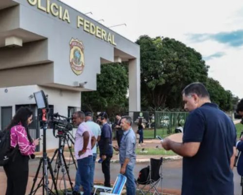 Ao vivo: Bolsonaro sofre queda na prisão – detalhes chocantes (veja o vídeo)