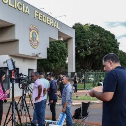 Ao vivo: Bolsonaro sofre queda na prisão – detalhes chocantes (veja o vídeo)