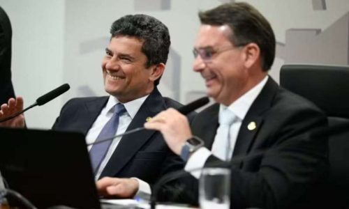 Ratinho Jr. rejeita convite de Flávio Bolsonaro e pode amargar consequências eleitorais no Paraná