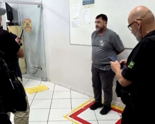 Foragido há mais de 30 anos que assassinou ex-esposa com 72 facadas é entregue pelo Paraguai à Polícia Federal