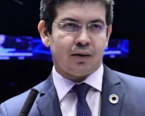 Até Randolfe bate em Gilmar