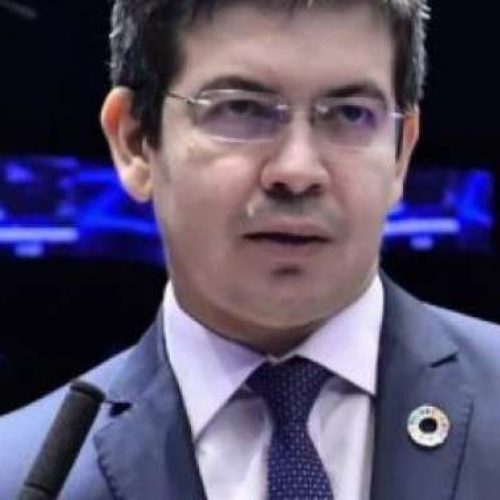 Até Randolfe bate em Gilmar