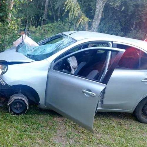 Médico em surto psicótico atropela 6 pessoas e tenta matar o próprio irmão sem motivo algum
