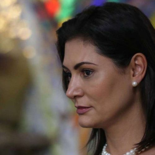 Michelle Bolsonaro cogitou abandonar candidatura ao Senado após ataques de militância digital