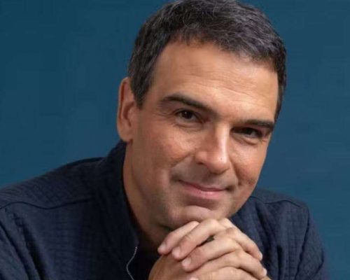 Tadeu Schmidt fracassa miseravelmente ao conduzir caso de assédio no BBB