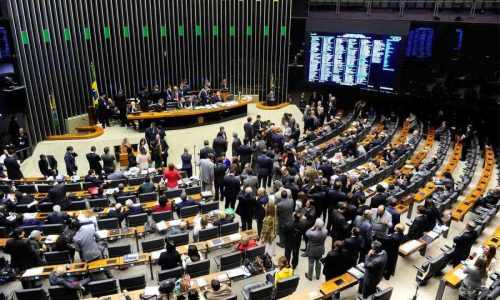 Aumento salarial “merecido” e folga a cada três dias: o Congresso se protege às custas do contribuinte