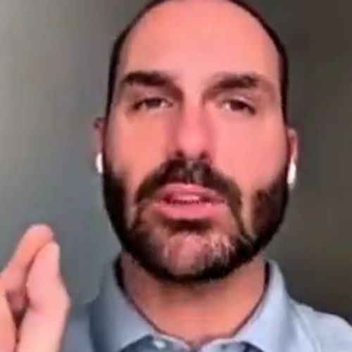 Tensão no X: Eduardo Bolsonaro reage a crítica de Paula Schmitt