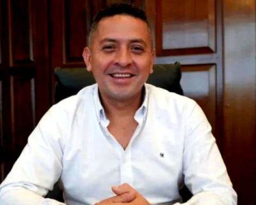 URGENTE: Prefeito de direita é assassinado em ataque armado durante desfile