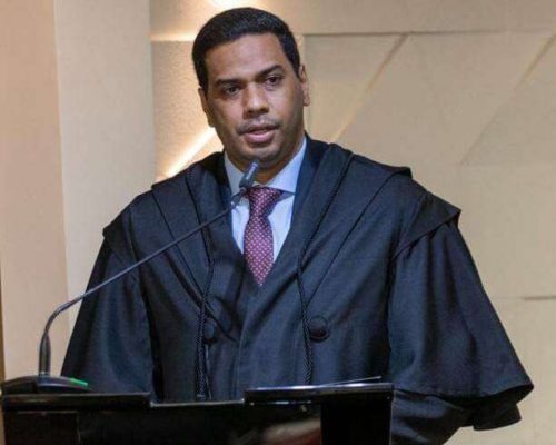 BMW da esposa do ministro do TCU, envolvido no caso Master, é apreendido ao lado do “Careca do INSS”