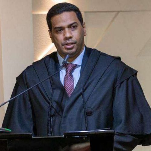 BMW da esposa do ministro do TCU, envolvido no caso Master, é apreendido ao lado do “Careca do INSS”