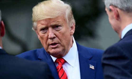Trump ordena ofensiva militar contra o Irã e anuncia objetivo de derrubar República Islâmica