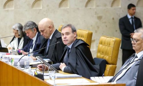 Divulgam diálogos de ministros gravados clandestinamente por Toffoli em sessão secreta