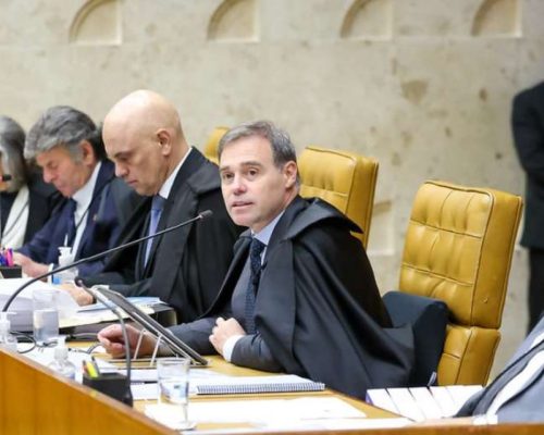 Divulgam diálogos de ministros gravados clandestinamente por Toffoli em sessão secreta