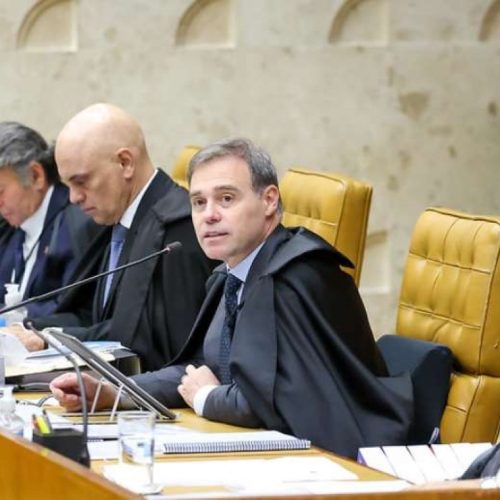 Divulgam diálogos de ministros gravados clandestinamente por Toffoli em sessão secreta