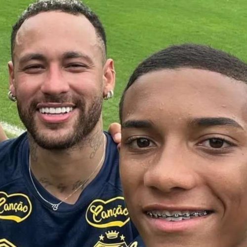 Neymar e filho de Robinho jantam juntos após confusão em treino do Santos