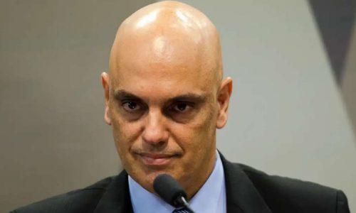Ex-professor de Moraes pede que ministro entregue celular à Polícia Federal