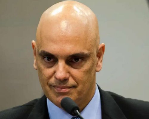 Ex-professor de Moraes pede que ministro entregue celular à Polícia Federal