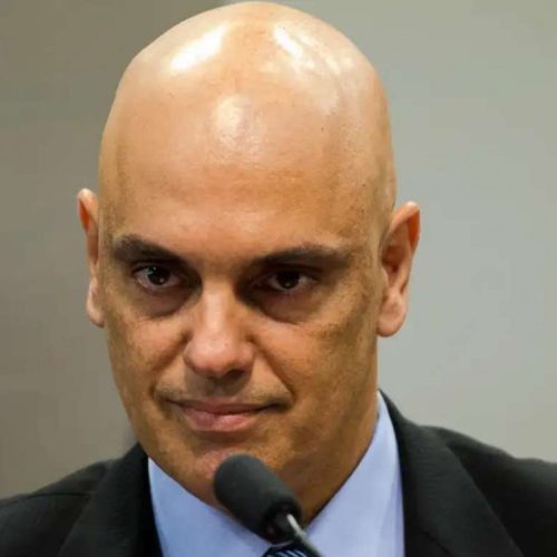 Ex-professor de Moraes pede que ministro entregue celular à Polícia Federal