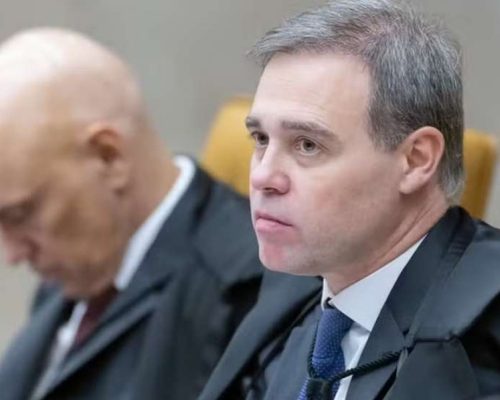 Revista britânica The Economist afirma que Alexandre de Moraes “está em apuros” por caso envolvendo esposa e Banco Master
