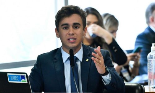 Nikolas Ferreira prevê nas urnas o mesmo destino da escola que homenageou Lula no carnaval
