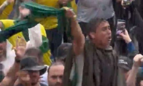 Tempestade atinge Brasília enquanto multidão demonstra patriotismo (Veja o vídeo!)