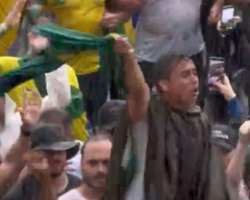 Tempestade atinge Brasília enquanto multidão demonstra patriotismo (Veja o vídeo!)