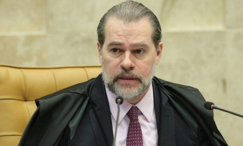 Sob pressão do escândalo Banco Master, Toffoli assume vaga no TSE