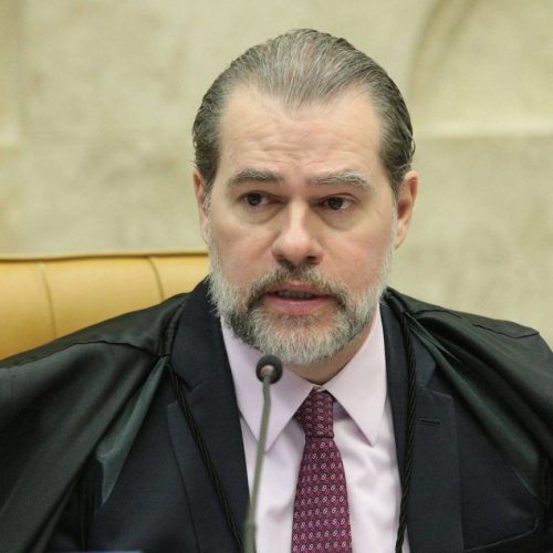Sob pressão do escândalo Banco Master, Toffoli assume vaga no TSE