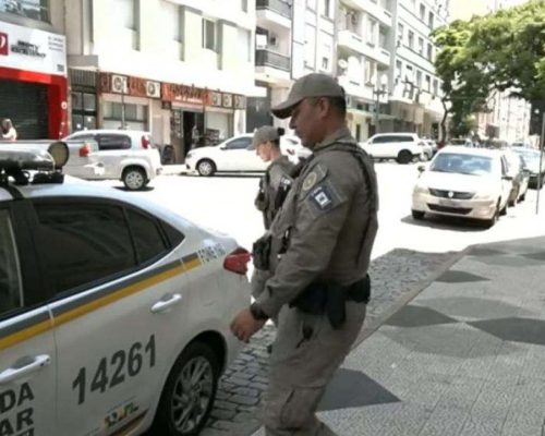 Médico insulta policial de folga, o chama de “corno”, e acaba recebendo tiro – Veja o vídeo!