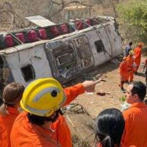 Ônibus com romeiros capota e deixa ao menos 15 mortos (Veja o vídeo)