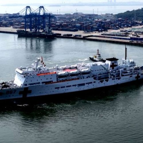 Navio-hospital chinês visita o Rio: mais que humilhação, um recado ao Brasil