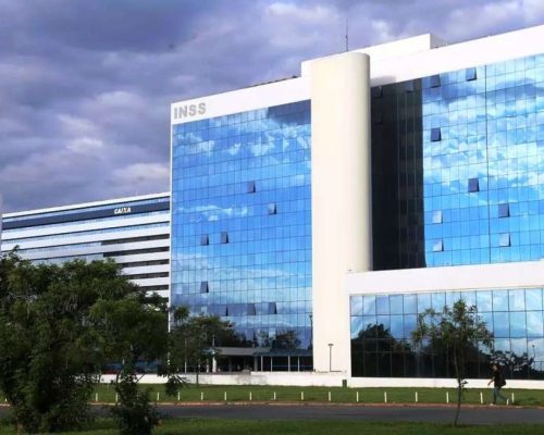 Lula exonera presidente do INSS após apenas 11 meses no cargo; troca ocorre em meio a escândalos e conflitos internos